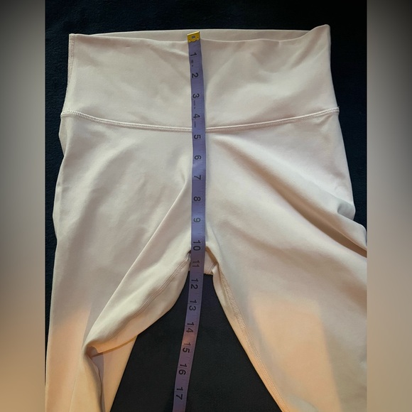 NWOT TNA Butter Leggings Crystal Pink Size M - Picture 7 of 11